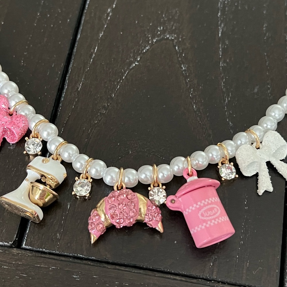 Betsey Johnson Necklace - Picture 8 of 10